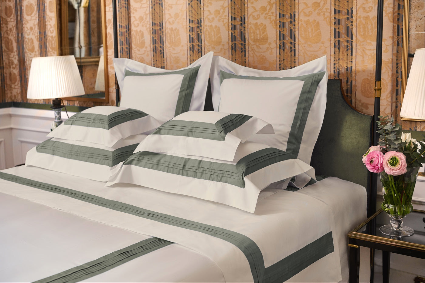 Each item is custom-made by Verderoccia artisans and will be shipped within one month. We remain available to address your special requests.  Although embroideries and Jacquards lay at the core of our spirit as a newborn brand, the collection includes this modern-chic appliqué of pleats on Puro percale.  "Personal indulgence is a shade of luxury" M. P.     Material: 'Estremo' percale, Made in Italy